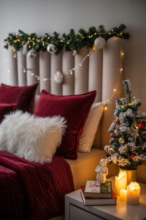 Christmas Bedroom Decor Ideas – Magical Lighting & Cozy Ambiance